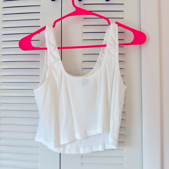 NWOT Shein ribbed knit button front crop tank top with paper bag belted shorts - Picture 4 of 7